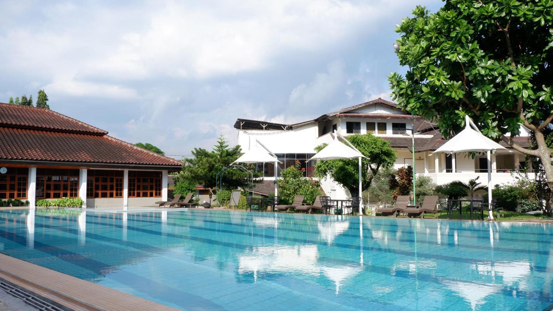 Front One Resort Магеланг Экстерьер фото