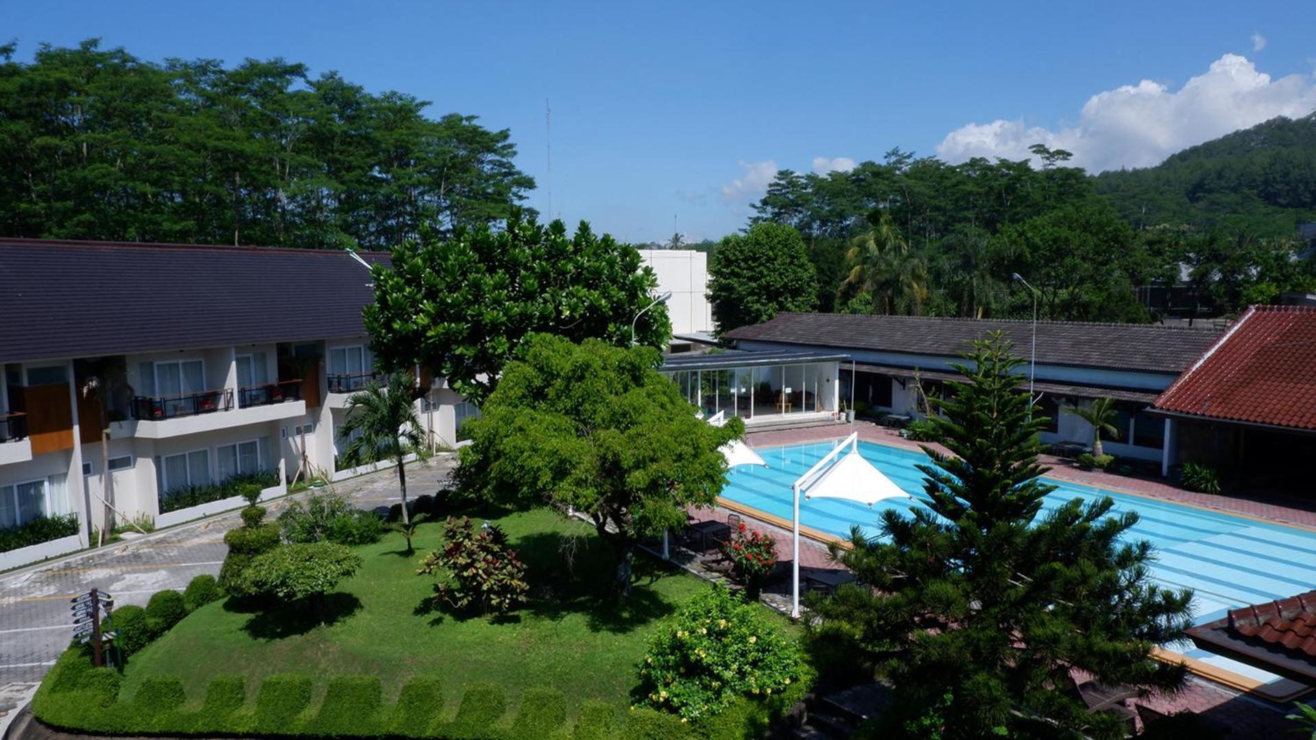 Front One Resort Магеланг Экстерьер фото