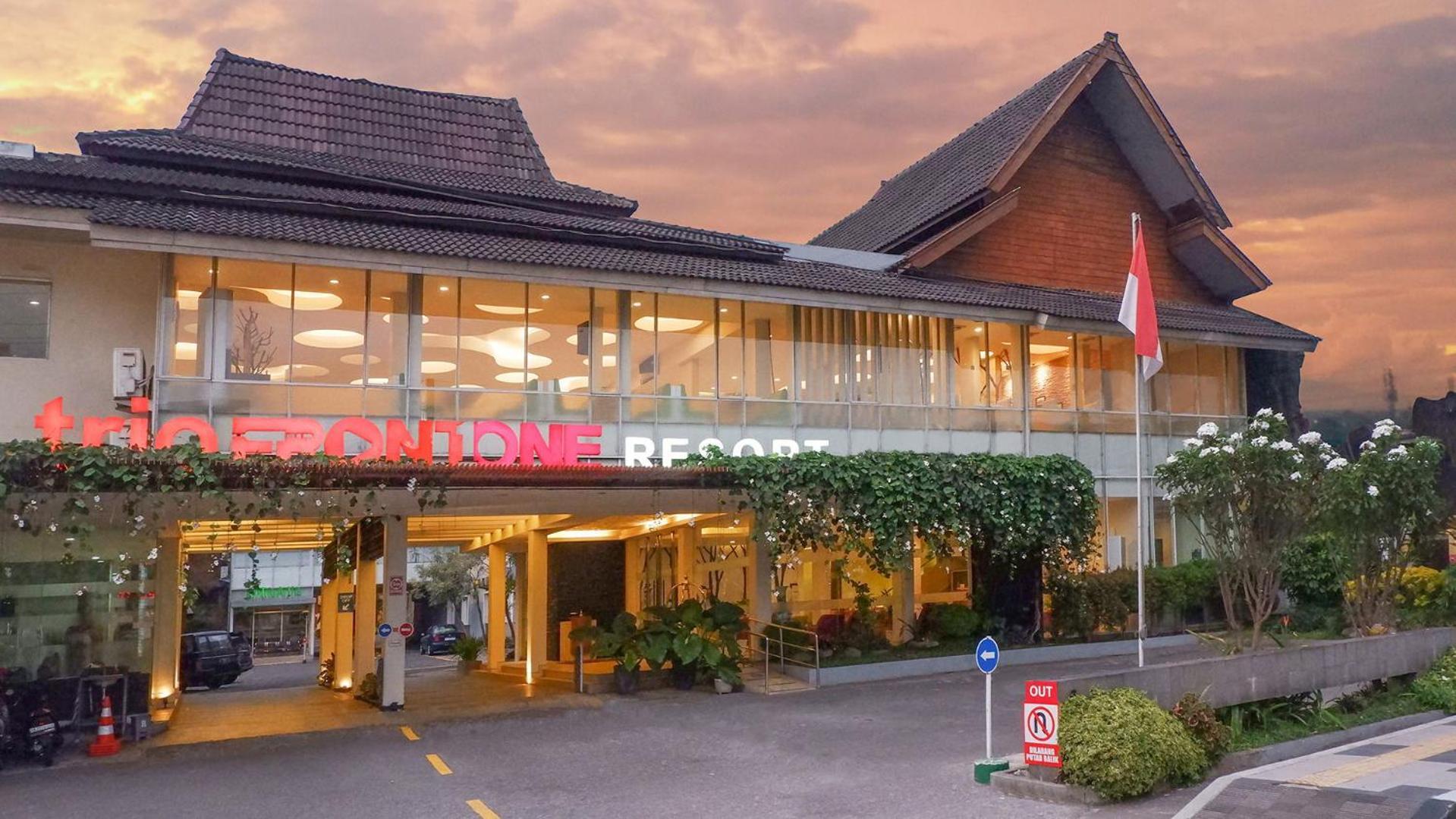 Front One Resort Магеланг Экстерьер фото