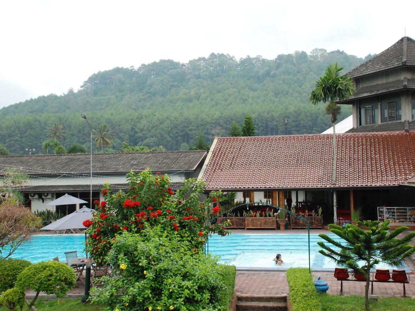 Front One Resort Магеланг Экстерьер фото